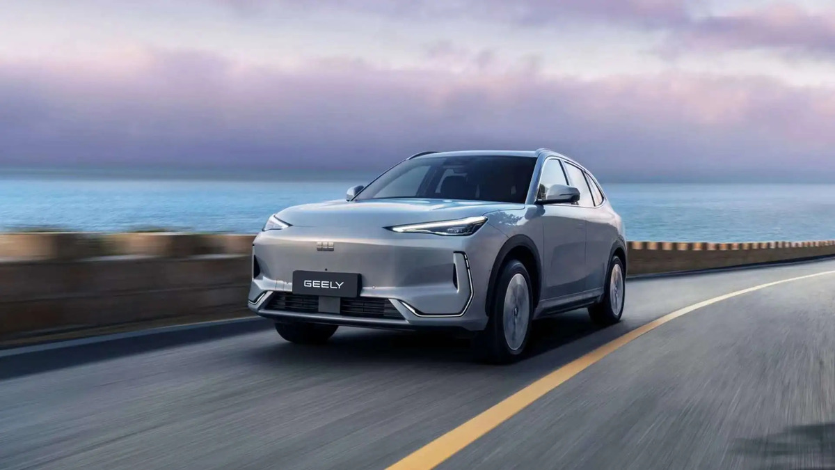 dong xe suv so huu gam cao giup xe de dang di chuyen o moi dia hinh Dòng xe SUV sở hữu gầm cao giúp xe dễ dàng di chuyển ở mọi địa hình